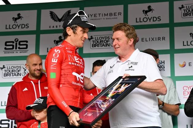 2025 Lloyds Tour of Britain Picture by Bruce Rollinson SWpix.com - 07 09 2025 - Cycling - 2025 Lloyds Tour of Britain - Stage 6: Newport to Cardiff - Geraint Thomas (INEOS Grenadiers) and his son Macs on the podium commemorating his career in cycling Copyright: x xSWpix.comx(t axPhotographyxHubxLtd)xBrucexRollinson SWpix.comx SWP-3069-2677