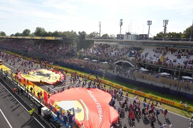 07 09 2025, Autodromo Nazionale Monza, Monza, FORMULA 1 PIRELLI GRAN PREMIO D™ITALIA 2025 , pictured Spectators storm the start-finish straight at Monza Photo by Hasan Bratic DeFodi Images