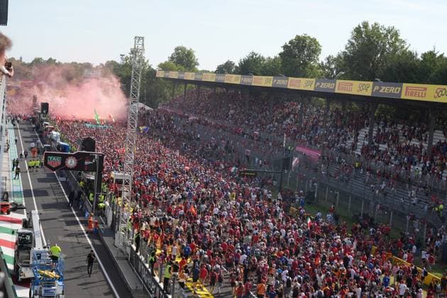 07 09 2025, Autodromo Nazionale Monza, Monza, FORMULA 1 PIRELLI GRAN PREMIO D™ITALIA 2025 , pictured Spectators storm the start-finish straight at Monza Photo by Hasan Bratic DeFodi Images