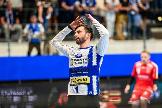 Matija, Spikic TW, ThSV Eisenach, 1 shortly before the 7m GER, Thuringia, ThSV Eisenach v MT Melsungen, 1 Daikin Handballbundesliga, Handball, Matchday 3, Season 2025 2026, 07 09 2025 GER, Thuringia, ThSV Eisenach v MT Melsungen, 1 Daikin Handballbundesliga, Handball, Matchday 3, Season 2025 2026, 07 09 2025 Eisenach Copyright: xEibner-Pressefoto MartinxHerbstx EP_MHT