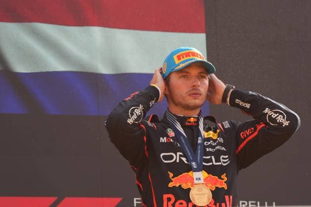 F1 Grand Prix of Italy MONZA, ITALY - SEPTEMBER 07: Race winner Max Verstappen of the Netherlands and Oracle Red Bull Racing celebrates on the podium during the F1 Grand Prix of Italy at Autodromo Nazionale Monza on September 07, 2025 in Monza, Italy. Pier Marco Tacca Anadolu Monza Italy. Editorial use only. Please get in touch for any other usage.  Copyright: x2025xAnadoluxPierxMarcoxTaccax