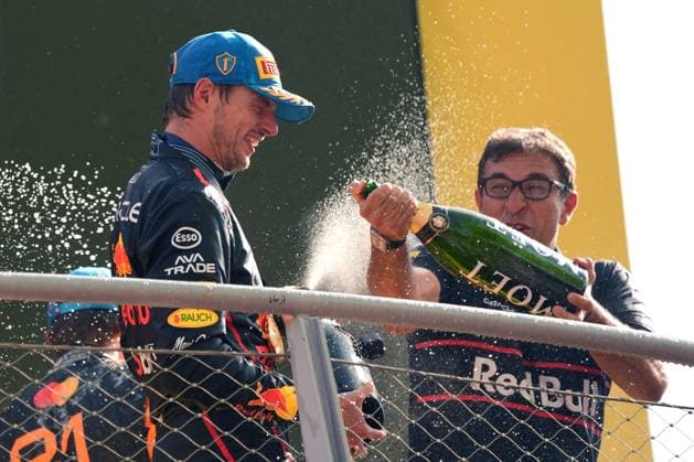 F1 Grand Prix of Italy MONZA, ITALY - SEPTEMBER 07: Race winner Max Verstappen of the Netherlands and Oracle Red Bull Racing celebrates on the podium during the F1 Grand Prix of Italy at Autodromo Nazionale Monza on September 07, 2025 in Monza, Italy. Pier Marco Tacca Anadolu Monza Italy. Editorial use only. Please get in touch for any other usage.  Copyright: x2025xAnadoluxPierxMarcoxTaccax