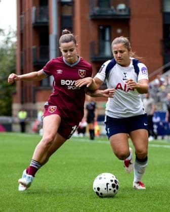 London, England, September 07 2025: Anouk Denton (18 West Ham) and Kit Graham (16 Tottenham Hotspur) in action during the Womens Super League game between Tottenham Hotspur and West Ham at Brisbane Road in London, England. (Photo by Pedro Porru Sports Press Photo SPP) Copyright: xPedroxPorrux xSPPx Sportspressphoto_SPR21978