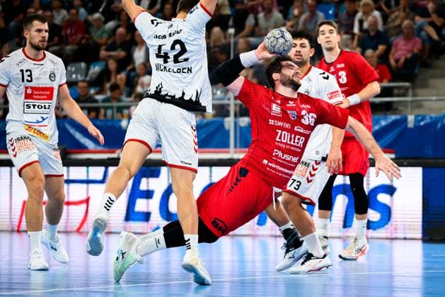 Bietigheim HBL 25 26 SG BBM Bietigheim VfL Luebeck Schwartau v li Einar Nickelsen VfL Luebeck Schwartau , Jonathan Fischer Bietigheim Bietigheim Bissingen Egetrans Arena Baden Württemberg Germany