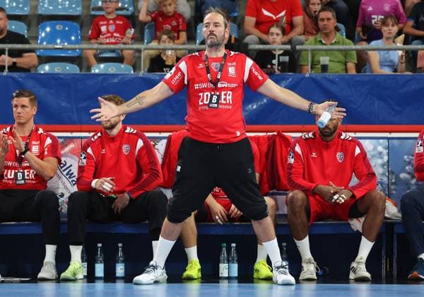 07 09 2025, Germany, Bietigheim, Handball 2 Bundesliga, SG BBM Bietigheim vs VfL Lübeck Schwartau, BBM coach Iker Romero