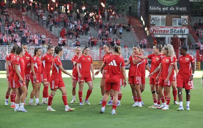 Union Mannschaft nach dem Erwärmen Sport Fußball Fußball 1 Bundesliga Damen Frauen Saison 2025 2026 07 09 2025 1 FC Union Berlin vs 1 FC Nürnberg FCN DFL regulations prohibit any use of photographs as image sequences and or quasi video