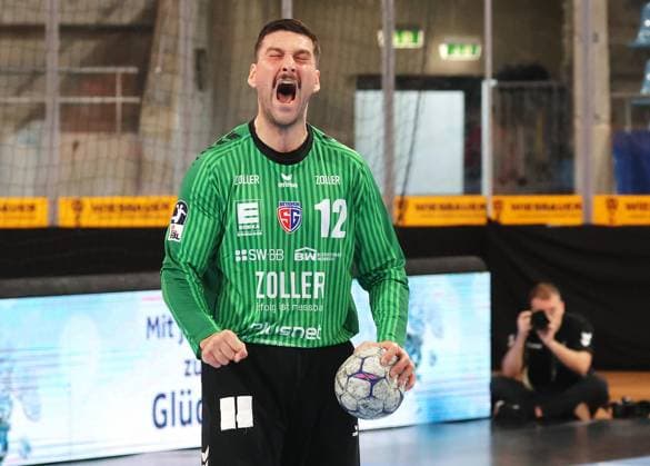 07 09 2025, Germany, Bietigheim, Handball 2 Bundesliga, SG BBM Bietigheim vs VfL Lübeck Schwartau, Martin Tomovski BBM cheers, cheers, screams