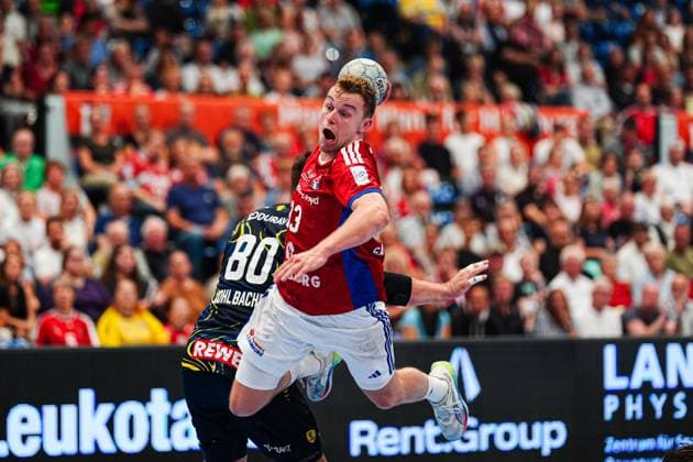 Throw Goal Moritz Sauter Handball Sport Verein Hamburg, 33 GER, Handball Sport Verein Hamburg vs Rhein Neckar Loewen, Handball, 1 Bundesliga, Matchday 3, Season 2025 2026, 07 09 2025 GER, Handball Sport Verein Hamburg vs Rhein Neckar Loewen, Handball, 1 Bundesliga, Matchday 3, Season 2025 2026, 07 09 2025 Hamburg Copyright: xEibner-Pressefoto MarcelxvonxFehrnx EP_MFN