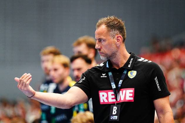 Maik Machulla Rhein Neckar Loewen, Coach GER, Handball Sport Verein Hamburg vs Rhein Neckar Loewen, Handball, 1 Bundesliga, Matchday 3, Season 2025 2026, 07 09 2025 GER, Handball Sport Verein Hamburg vs Rhein Neckar Loewen, Handball, 1 Bundesliga, Matchday 3, Season 2025 2026, 07 09 2025 Hamburg Copyright: xEibner-Pressefoto MarcelxvonxFehrnx EP_MFN