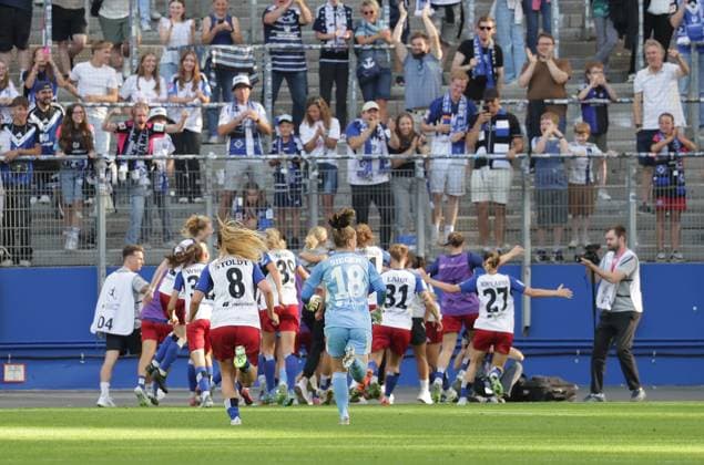 Soccer, GER, Women, Women, Flyeralarm Womens Bundesliga, Season 2025 2026, Volksparkstadion, Matchday 1 Hamburger SV vs VfL Wolfsburg, 3 3 equalizer to 3 3 by 16, Christin Meyer HSV , cheering