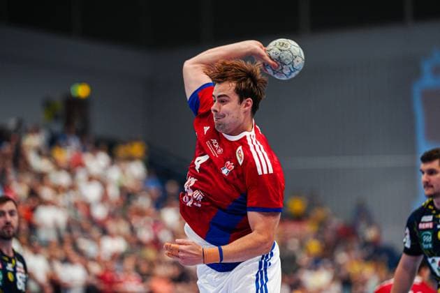 Throw Goal Andreas Magaard Handball Sport Verein Hamburg, 04 GER, Handball Sport Verein Hamburg vs Rhein Neckar Loewen, Handball, 1 Bundesliga, Matchday 3, Season 2025 2026, 07 09 2025 GER, Handball Sport Verein Hamburg vs Rhein Neckar Loewen, Handball, 1 Bundesliga, Matchday 3, Season 2025 2026, 07 09 2025 Hamburg Copyright: xEibner-Pressefoto MarcelxvonxFehrnx EP_MFN