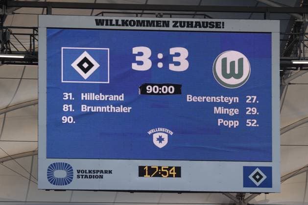 Scoreboard with final result 3 3 Football, GER, Women, Ladies, Flyeralarm Womens Bundesliga, Season 2025 2026, Volksparkstadion, 1 Matchday Hamburger SV vs VfL Wolfsburg, 3 3