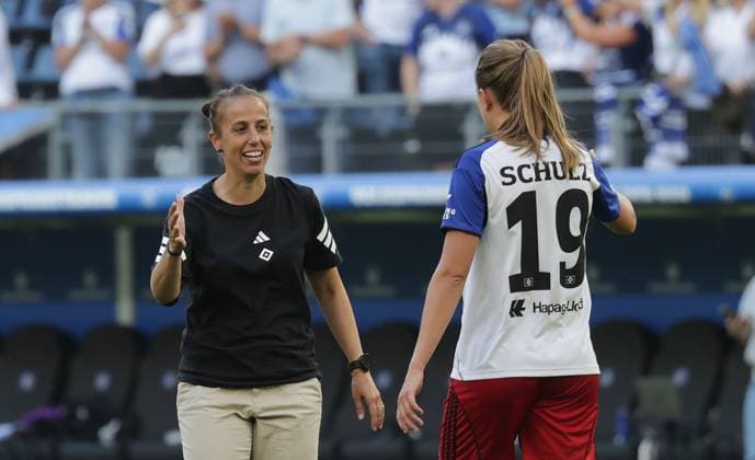Coach Liese Brancao HSV , Victoria Schwalm HSV Football, GER, Women, Women, Flyeralarm Womens Bundesliga, Season 2025 2026, Volksparkstadion, 1 Matchday Hamburger SV vs VfL Wolfsburg, 3 3