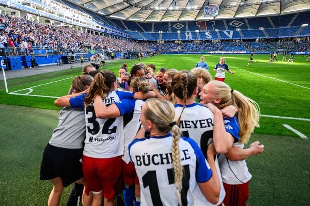 Soccer I Women I Season 2025 2026 I Bundesliga I 1 Matchday I Hamburger SV VfL Wolfsburg I 07 09 2025 Hamburger SV Women celebrates the goal Hamburg Volksparkstadion Hamburg Germany Copyright: xLobecax xHenningxRohlfsx
