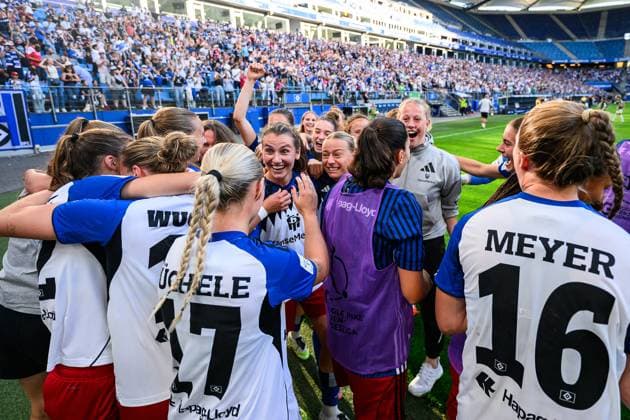 Soccer I Women I Season 2025 2026 I Bundesliga I 1 Matchday I Hamburger SV VfL Wolfsburg I 07 09 2025 Pauline Annette Machtens 28, Hamburger SV and the Hamburger SV women celebrate the goal Hamburg Volksparkstadion Hamburg Germany Copyright: xLobecax xHenningxRohlfsx