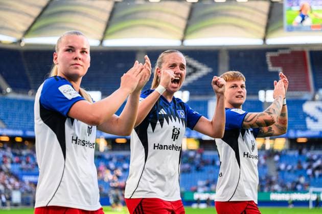 Soccer I Women I Season 2025 2026 I Bundesliga I 1 Matchday I Hamburger SV VfL Wolfsburg I 07 09 2025 Svea Stoldt 8, Hamburger SV , Victoria Schulz 19, Hamburger SV , Jobina Verena Lahr 31, Hamburger SV Hamburg Volksparkstadion Hamburg Germany Copyright: xLobecax xHenningxRohlfsx