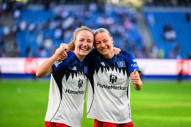 Soccer I Women I Season 2025 2026 I Bundesliga I 1 Matchday I Hamburger SV VfL Wolfsburg I 07 09 2025 Melanie Brunnthaler 11, Hamburger SV , Sophie Hillebrand 22, Hamburger SV Hamburg Volksparkstadion Hamburg Germany Copyright: xLobecax xHenningxRohlfsx