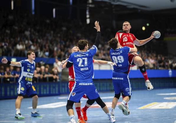 DAIKIN HBL HANDBALL MEN 1 BL 3 GAME DAY THSV EISENACH MT MELSUNGEN FOR EDITORIAL PURPOSES ONLY p 07 09 2025 Eisenach DAIKIN HBL Handball 1 Bundesliga Men Season 2025 2026 3 Matchday Werner Assmann Halle ThSV Eisenach MT Melsungen in photo Tillman Leu 99 ThSV Eisenach in duel with Dainis Kristopans 10 MT Melsungen Germany Thuringia Eisenach Copyright SaschaxFromm Copyright: SaschaxFromm doc82agwrai393ot6mogcy ,EDITORIAL USE ONLY Copyright: SaschaxFromm