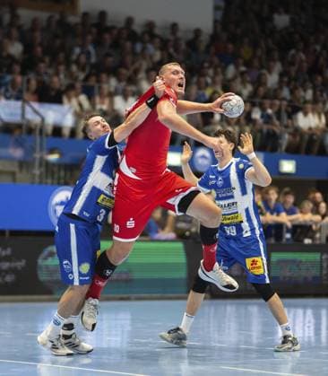 DAIKIN HBL HANDBALL MEN 1 BL 3 GAME DAY THSV EISENACH MT MELSUNGEN FOR EDITORIAL PURPOSES ONLY p 07 09 2025 Eisenach DAIKIN HBL Handball 1 Bundesliga Men Season 2025 2026 3 Matchday Werner Assmann Halle ThSV Eisenach MT Melsungen in photo Oskar Joelsson 3 ThSV Eisenach in duel with Dainis Kristopans 10 MT Melsungen Germany Thuringia Eisenach Copyright SaschaxFromm Copyright: SaschaxFromm doc82agxqw1w4p1kwz88nm7 ,EDITORIAL USE ONLY Copyright: SaschaxFromm