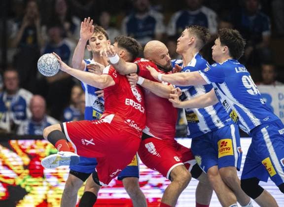 DAIKIN HBL HANDBALL MEN 1 BL 3 GAME DAY THSV EISENACH MT MELSUNGEN FOR EDITORIAL PURPOSES ONLY p 07 09 2025 Eisenach DAIKIN HBL Handball 1 Bundesliga Herren Saison 2025 2026 3 Spieltag Werner Assmann Halle ThSV Eisenach MT Melsungen im Foto Felix Aellen 22 ThSV Eisenach , Oskar Joelsson 3 ThSV Eisenach , Tillman Leu 99 ThSV Eisenach , Adrian Sipos 8 MT Melsungen , Nikolaj Enderleit 4 MT Melsungen Germany Thuringia Eisenach Copyright SaschaxFromm Copyright: SaschaxFromm doc82ah191wvjtzbjn7nm7 ,EDITORIAL USE ONLY Copyright: SaschaxFromm