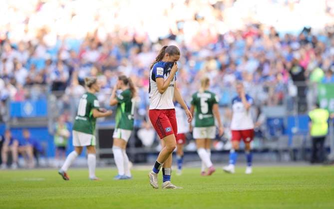 Photo Leni EGGERT HSV losers face after the 3 goal for Wolfsburg Soccer Womens Bundesliga on Sun 07 09 2025 Hamburger SV VfL Wolfsburg