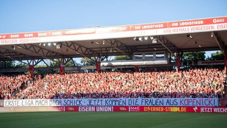 Soccer, Women, Season 2025 2026, Google Pixel Women Bundesliga 1 Matchday , 1 FC Union Berlin 1 FC Nürnberg, Fans of 1 FC Union, Erste Liga mach Dich schick Jetzt kommen die Frauen aus Köpenick, 07 09 2025, Copyright: xMatthiasxKochx