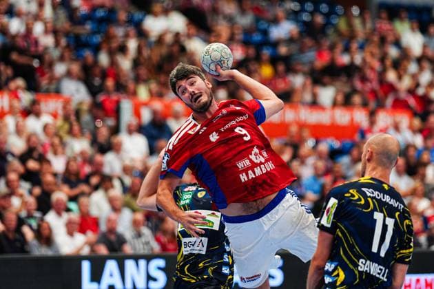 Throw Goal Jacob Lassen Handball Sport Verein Hamburg, 09 GER, Handball Sport Verein Hamburg vs Rhein Neckar Loewen, Handball, 1 Bundesliga, Matchday 3, Season 2025 2026, 07 09 2025 GER, Handball Sport Verein Hamburg vs Rhein Neckar Loewen, Handball, 1 Bundesliga, Matchday 3, Season 2025 2026, 07 09 2025 Hamburg Copyright: xEibner-Pressefoto MarcelxvonxFehrnx EP_MFN