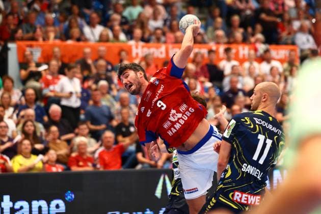 Handball I Men I Season 2025 2026 I Bundesliga I Matchday 3 I HSV Hamburg Rhein Neckar Löwen I 07 09 2025 Jacob Lassen 9, HSV Hamburg Lukas Sandell 11, Rhein Neckar Löwen Hamburg Alsterdorfer Sporthalle Hamburg Germany Copyright: xLobeca RalfxHomburgx
