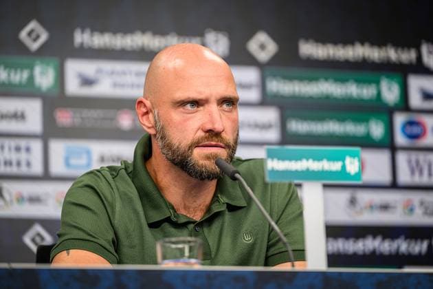 Soccer I Women I Season 2025 2026 I Bundesliga I 1 Matchday I Hamburger SV VfL Wolfsburg I 07 09 2025 Stephan Lerch Coach, VfL Wolfsburg , Press Conference Hamburg Volksparkstadion Hamburg Germany Copyright: xLobecax xHenningxRohlfsx