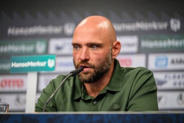 Soccer I Women I Season 2025 2026 I Bundesliga I 1 Matchday I Hamburger SV VfL Wolfsburg I 07 09 2025 Stephan Lerch Coach, VfL Wolfsburg , Press Conference Hamburg Volksparkstadion Hamburg Germany Copyright: xLobecax xHenningxRohlfsx
