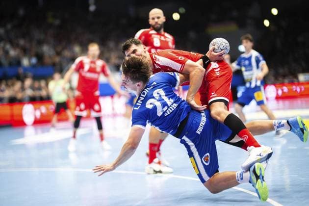 DAIKIN HBL HANDBALL MEN 1 BL 3 GAME DAY THSV EISENACH MT MELSUNGEN FOR EDITORIAL PURPOSES ONLY p 07 09 2025 Eisenach DAIKIN HBL Handball 1 Bundesliga Men Season 2025 2026 3 Matchday Werner Assmann Halle ThSV Eisenach MT Melsungen in photo Felix Aellen 22 ThSV Eisenach in duel with Nikolaj Enderleit 4 MT Melsungen Germany Thuringia Eisenach Copyright SaschaxFromm Copyright: SaschaxFromm doc82ah52z0lue10lq932j1 ,EDITORIAL USE ONLY Copyright: SaschaxFromm