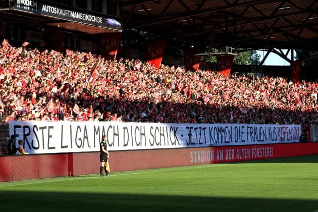 DEU, 2 BL, Frauen, 1 FC Union vs 1 FC Nuernberg, 07 09 2025, Stadion Alte Foersterei, Berlin, DEU, 2 BL, Frauen, 1 FC Union vs 1 FC Nuernberg, im Bild Zuschauer, Besucher, Fans DFL regulations prohibit any use of Photographs as image sequences and or quasi video nordphotoxGmbHx xEngler nph00076