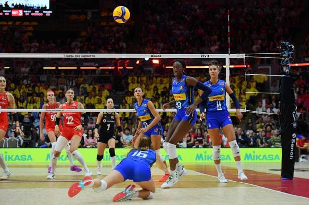 FIVB Volleyball Women™s World Championship, WM, Weltmeisterschaft 2025 - Final Stella Nervini 16 of Italy is in action during the FIVB Volleyball Women s World Championship 2025 round of Final 1st - 2nd between Turkey and Italy at Indoor Stadium Hua-Mak in Bangkok, Thailand, on September 7, 2025. Bangkok Thailand  Copyright: xVachiraxVachirax originalFilename:kalong-volleyba160101_npz9j.jpg
