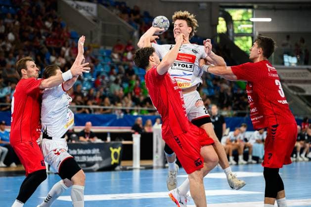 Bietigheim HBL 25 26 SG BBM Bietigheim VfL Luebeck Schwartau v li Tom Wolf Bietigheim , Leon Ciudad Benitez VfL Luebeck Schwartau , Fynn Nicolaus Bietigheim , Magnus Holpert VfL Luebeck Schwartau , Nikola Vlahovic Bietigheim Bietigheim Bissingen Egetrans Arena Baden Württemberg Germany