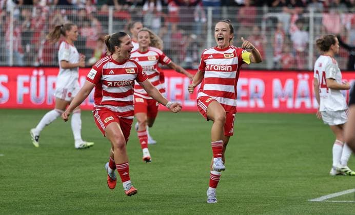 Lisa Heiseler cheers after 1 0 with Dina Orschmann joy emotion jubilation sport soccer soccer 1 Bundesliga women season 2025 2026 07 09 2025 1 FC Union Berlin vs 1 FC Nürnberg FCN DFL regulations prohibit any use of photographs as image sequences and or quasi video