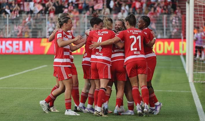 Lisa Heiseler cheers after 1 0 with teammates Joy Emotion Jubilation Sport Football Soccer 1 Bundesliga Women Season 2025 2026 07 09 2025 1 FC Union Berlin vs 1 FC Nürnberg FCN DFL regulations prohibit any use of photographs as image sequences and or quasi video