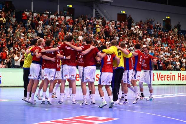 Handball I Men I Season 2025 2026 I Bundesliga I Matchday 3 I HSV Hamburg Rhein Neckar Löwen I 07 09 2025 HSV Hamburg celebrates home win Hamburg Alsterdorfer Sporthalle Hamburg Germany Copyright: xLobeca RalfxHomburgx
