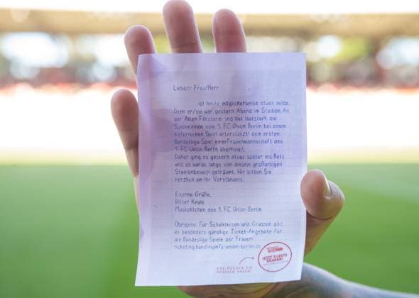 Soccer, Women, Season 2025 2026, Google Pixel Women Bundesliga 1 Matchday , 1 FC Union Berlin 1 FC Nürnberg, children of primary school age with a childrens ticket received a mini school cone, containing small Union surprises and a note to apologize for being tired on the first day of school in Berlin, 07 09 2025, Copyright: xMatthiasxKochx
