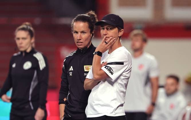 Co-Trainer Sabrina Eckhoff, Trainer Ailien Poese Action Upper Body Sport Football Soccer 1 Bundesliga Women Season 2025 2026 07 09 2025 1 FC Union Berlin vs 1 FC Nürnberg FCN DFL regulations prohibit any use of photographs as image sequences and or quasi video
