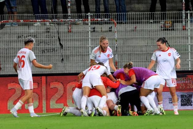 DEU, 2 BL, Frauen, 1 FC Union vs 1 FC Nuernberg, 07 09 2025, Stadion Alte Foersterei, Berlin, DEU, 2 BL, Frauen, 1 FC Union vs 1 FC Nuernberg, im Bild 1 1 durch Licina, Selma 1 FC Nuernberg 17 , Nuernberger Spieler DFL regulations prohibit any use of Photographs as image sequences and or quasi video nordphotoxGmbHx xEngler nph00076