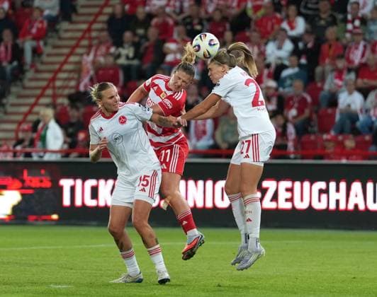 07 09 2025 Soccer Season 2025 2026 1 Google Pixel Women Bundesliga 1 Matchday 1 FC Union Berlin Women FCU 1 FC Nuremberg Women FCN Club Clubwomen ChPr xchxprx from left Oliwia Wos 15, 1 FC Nuremberg FCN Dina Orschmann 11, 1 FC Union Berlin Beatrix Fördos Foerdos Fordos 27, 1 FC Nuremberg FCN
