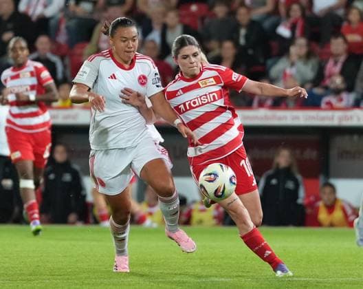 07 09 2025 Soccer Season 2025 2026 1 Google Pixel Women Bundesliga 1 Matchday 1 FC Union Berlin Women FCU 1 FC Nuremberg Women FCN Club Clubwomen ChPr xchxprx from left Clara Fröhlich 5, 1 FC Nuremberg FCN Eileen Campbell 10, 1 FC Union Berlin