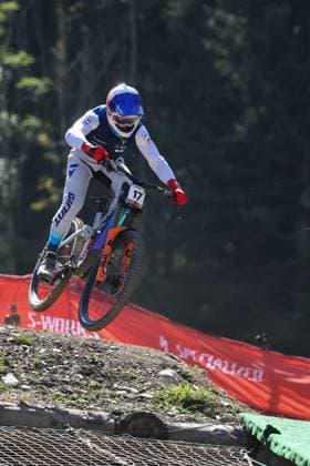 07 09 2025, ChampÃ ry, ChampÃ ry 2025 UCI Mountain Bike World Championships, RÃ mi Thirion FRA during the Men s Downhill Final ChampÃ ry Grand Paradis Valais Switzerland Copyright: xJustPictures.ch FrancescoxMinghettix jp-en-FrMi-MNG_7236