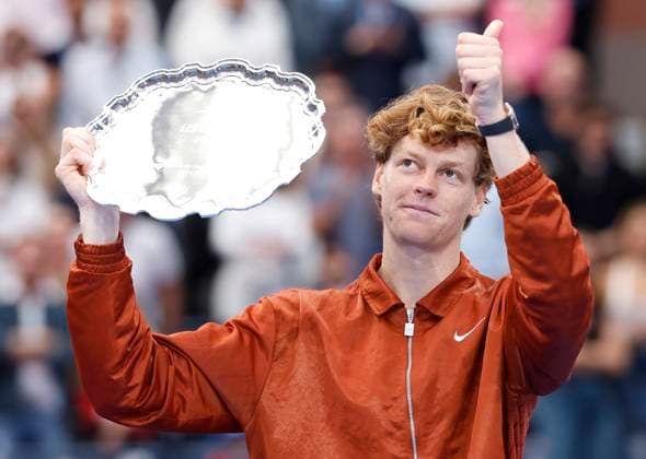 Jannik Sinner of Italy gives a thumbs up after losing to Carlos Alcaraz of Spain in the Men s Final match at the 2025 US Open Tennis Championship at the USTA Billie Jean King National Tennis Center in New York City on Sunday, September 7, 2025. Alcaraz defeated Sinner 6-2, 3-6, 6-1, 6-4.  NYP20250907198 COREYxSIPKIN