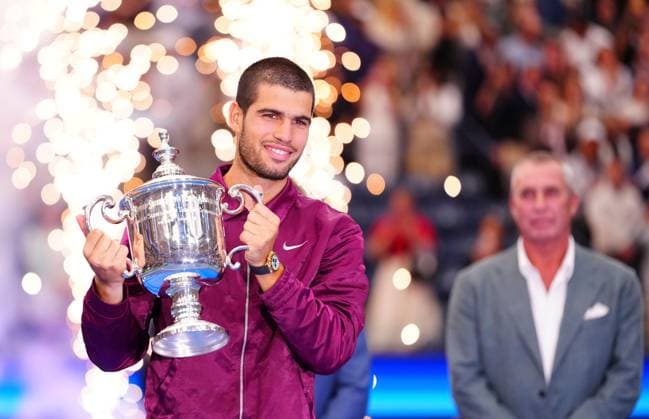 Carlos Alcaraz celebrates winning the Men s Singles title at the US Open 2025 US Open, Day Fifteen, USTA Billie Jean King National Tennis Center, New York, USA - 07 Sept 2025New York USTA Billie Jean King National T New York (NY) United States of America  Copyright: xJavierxGarcia Shutterstockx 15467799x
