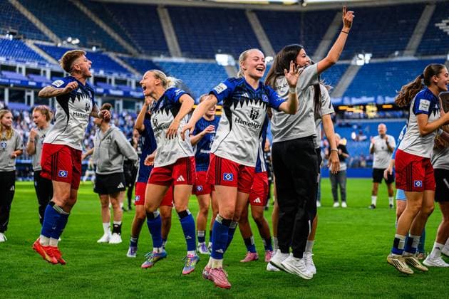 Soccer I Women I Season 2025 2026 I Bundesliga I 1 Matchday I Hamburger SV VfL Wolfsburg I 07 09 2025 Jobina Verena Lahr 31, Hamburger SV , Sophie Hillebrand 22, Hamburger SV , Mia Büchele 17, Hamburger SV , Vildan Kardesler 7, Hamburger SV Hamburg Volksparkstadion Hamburg Germany Copyright: xLobecax xHenningxRohlfsx