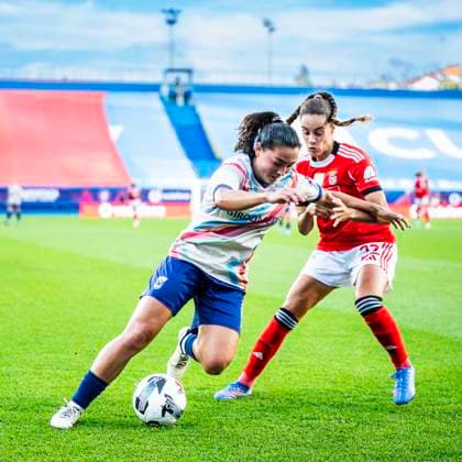 September 7, 2025, Estoril, Lisbon, Portugal: Maile Hayes of Torreense in control of the ball in another attack, during the the game, between SL Benfica vs Torreense, Vodafone Women s Super Cup 2025, at Anto³nio Coimbra da Mota Stadium, September 7, 2025 Estoril Portugal - ZUMAr200 20250907_zsp_r200_016 Copyright: xNunoxReisinhox
