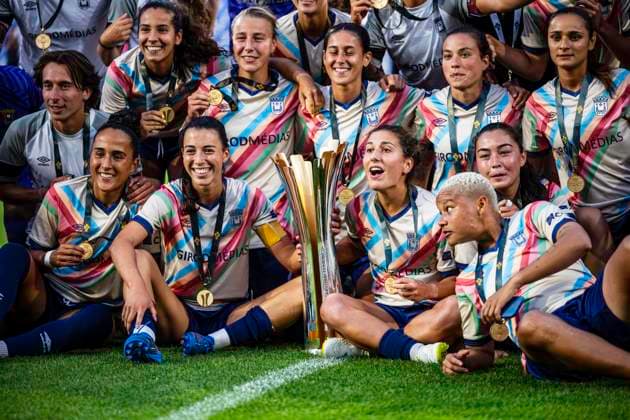 September 7, 2025, Estoril, Lisbon, Portugal: Players from the Torreense team celebrate winning the game, between SL Benfica vs Torreense, Vodafone Women s Super Cup 2025, at AntoÂ³nio Coimbra da Mota Stadium, September 7, 2025 Estoril Portugal - ZUMAr200 20250907_zsp_r200_024 Copyright: xNunoxReisinhox