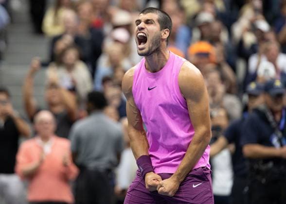 Winner Carlos Alcaraz ESP cheers after the victory, cheers, joy, emotion, Mens Singles, Men s Singles, Final, Final, US Open Championships 2025, USTA Billie Jean King National Tennis Center, Flushing Meadows, New York, USA Copyright: xJuergenxHasenkopfx