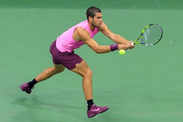 September 7, 2025, Flushing Meadows, New York, USA: Carlos Alcaraz hits a double backhand return during his US Open MenÃ¢â‚¬â ¢s Final match against Jannik Sinner on Day 15 of the 2025 US Open at USTA Billie Jean King National Tennis Center on Sunday September 7, 2025 in the Flushing neighborhood of the Queens borough of New York City. JAVIER ROJAS PI Flushing Meadows USA - ZUMAp124 20250907_zaa_p124_051 Copyright: xJavierxRojasx